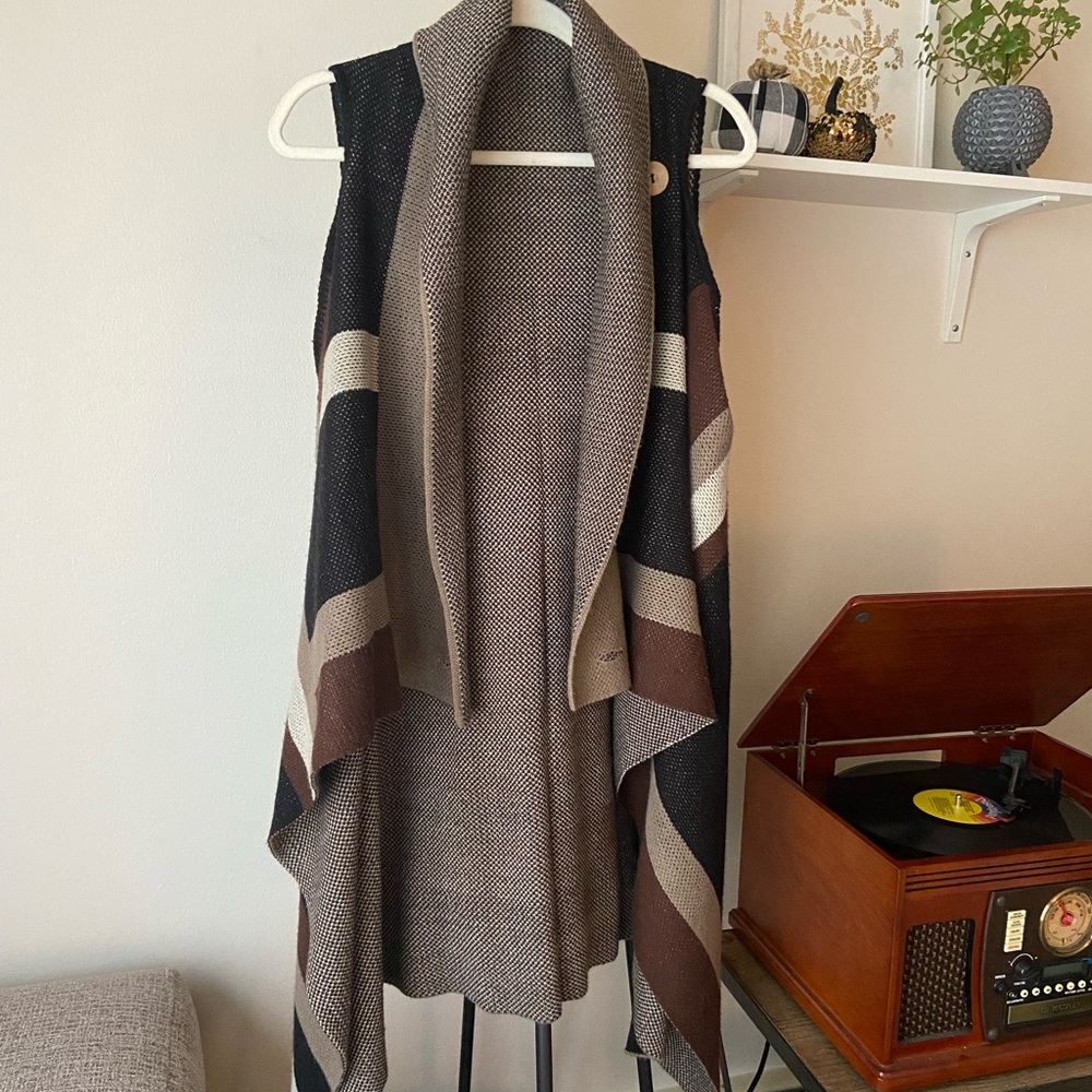 Long geometric cardigan